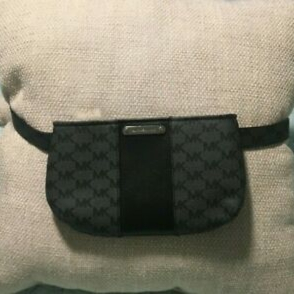NWT Michael Kors Logo Black Belt Bag - Picture 6 of 7